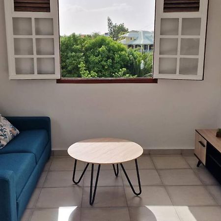 Joli T2 En Bas De Villa Vue Jardin Et Mer Vieux-Habitants Buitenkant foto